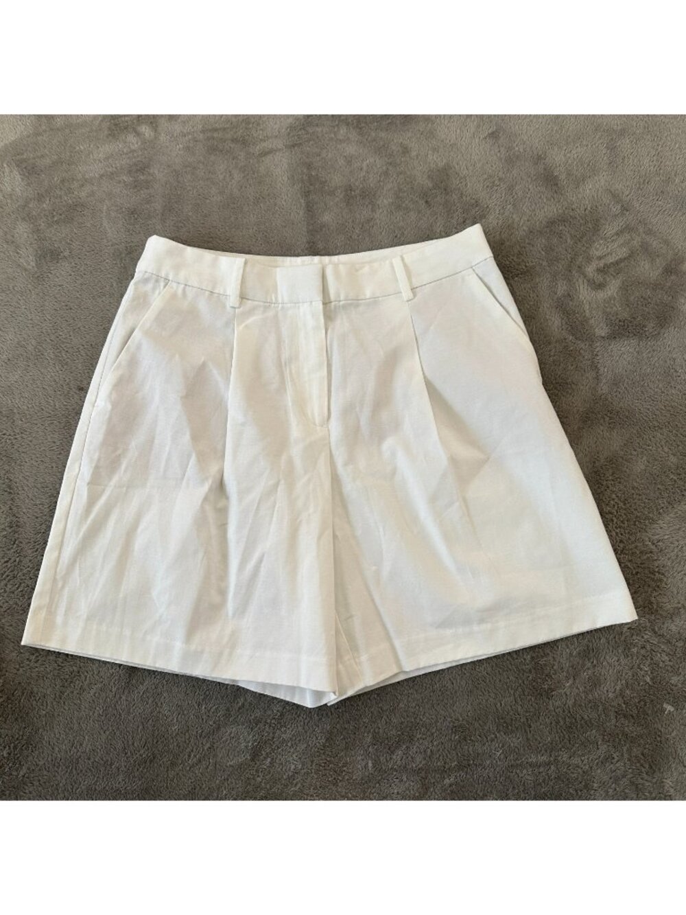 Loft The Peyton Pleated Shorts White Women's size 6 High Rise Bermuda
